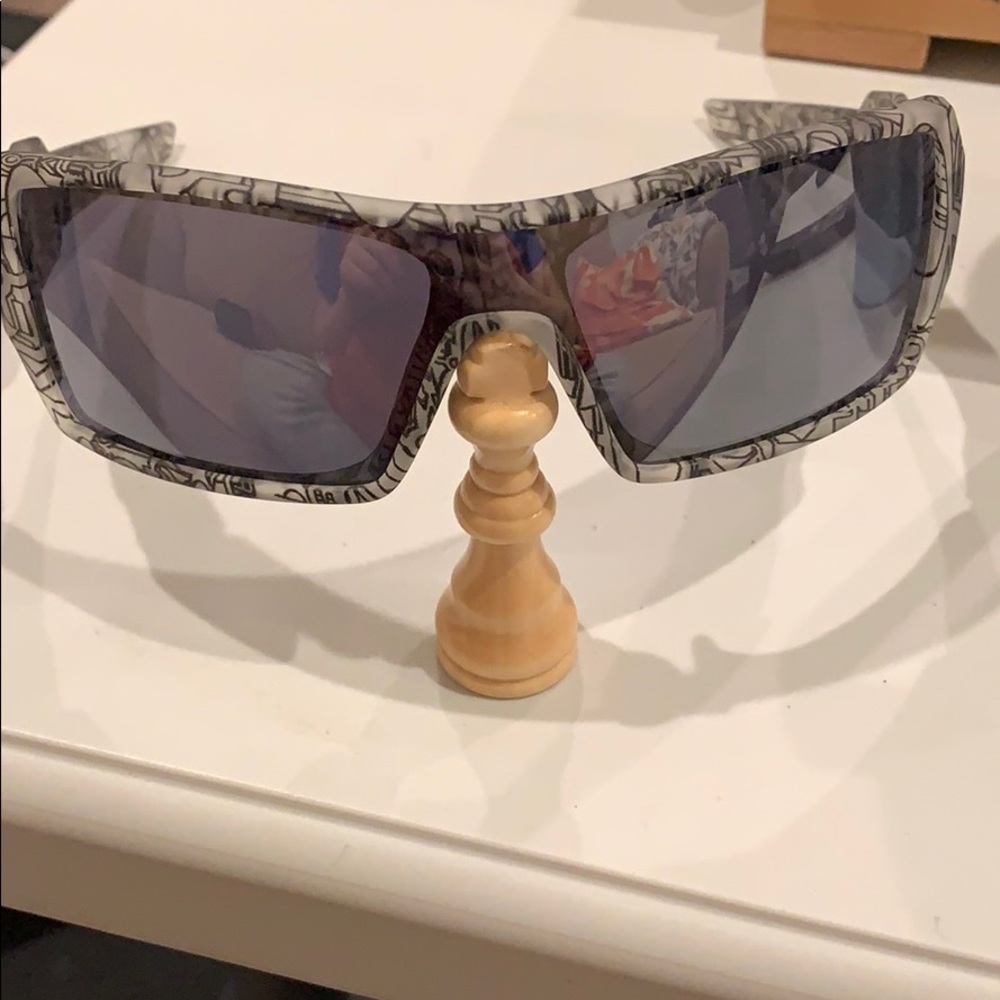 Oakleys Men’s Sunglasses Oil Rigs special edition